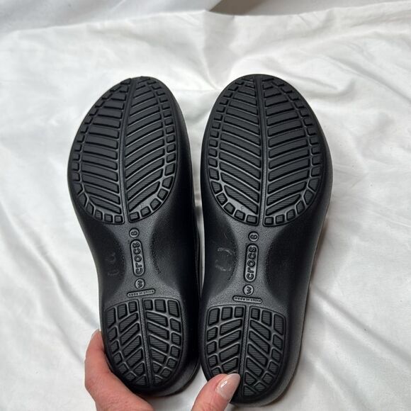 CROCS Black Tully Slip-On Clogs. Size 8. - Picture 6 of 7